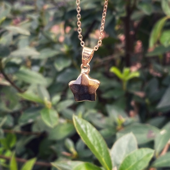 Crystal Star Necklace - Picture 4 of 4